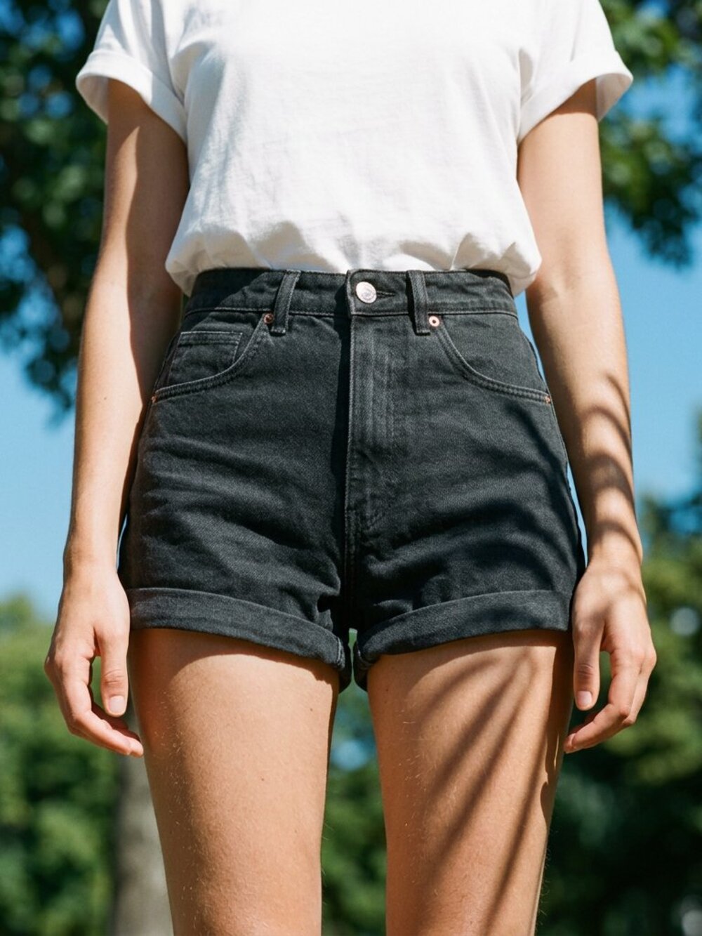 Zara High Waisted Mom Fit Denim Shorts Size 2 Black EUC